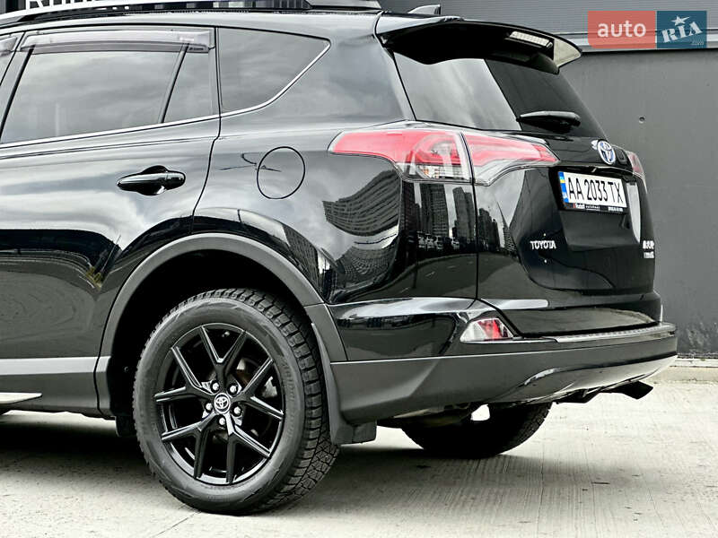 Внедорожник / Кроссовер Toyota RAV4 2018 в Киеве фото 11 Внедорожник / Кроссовер Toyota RAV4 2018 в Киеве