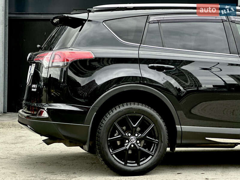 Внедорожник / Кроссовер Toyota RAV4 2018 в Киеве фото 12 Внедорожник / Кроссовер Toyota RAV4 2018 в Киеве
