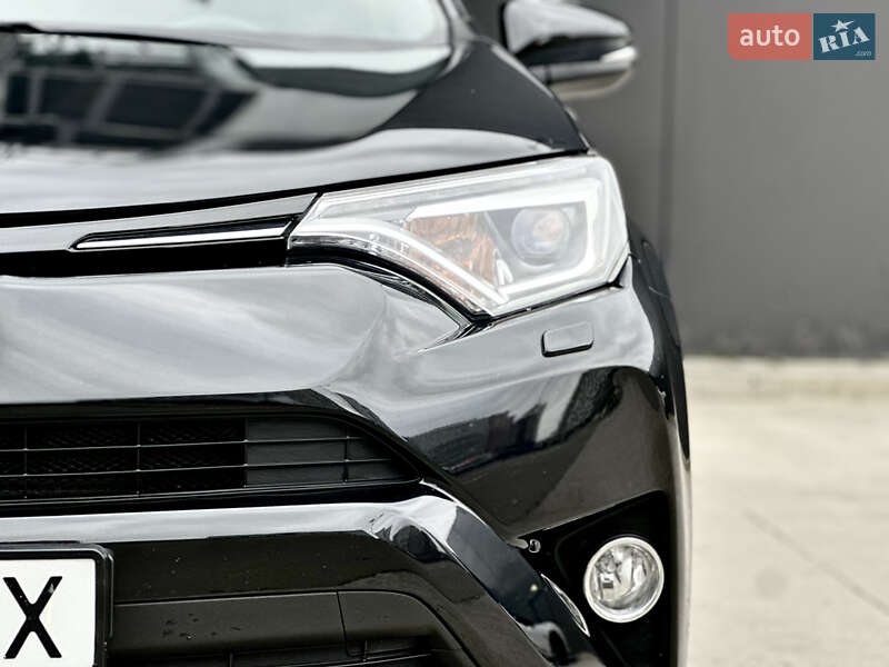 Внедорожник / Кроссовер Toyota RAV4 2018 в Киеве фото 17 Внедорожник / Кроссовер Toyota RAV4 2018 в Киеве