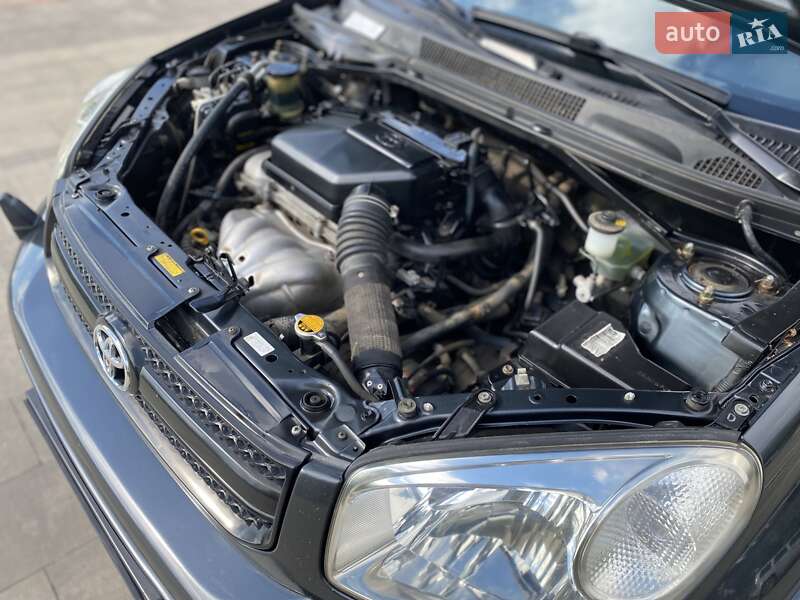 Внедорожник / Кроссовер Toyota RAV4 2005 в Сокирянах