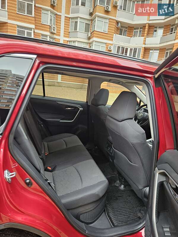 Внедорожник / Кроссовер Toyota RAV4 2021 в Одессе