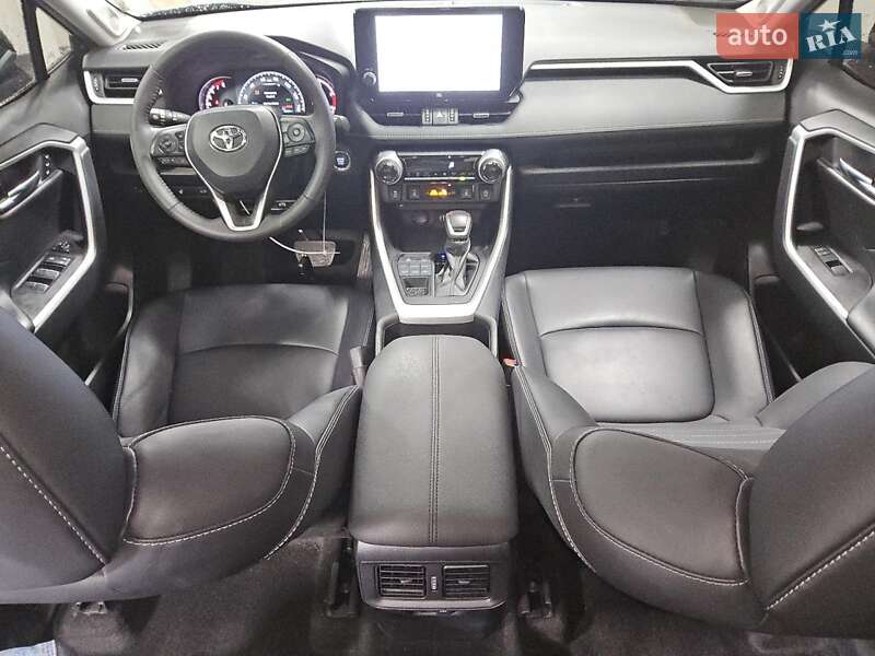 Внедорожник / Кроссовер Toyota RAV4 2024 в Киеве