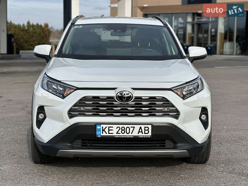 Внедорожник / Кроссовер Toyota RAV4 2023 в Днепре