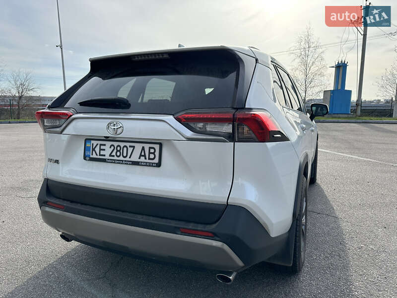 Внедорожник / Кроссовер Toyota RAV4 2023 в Днепре