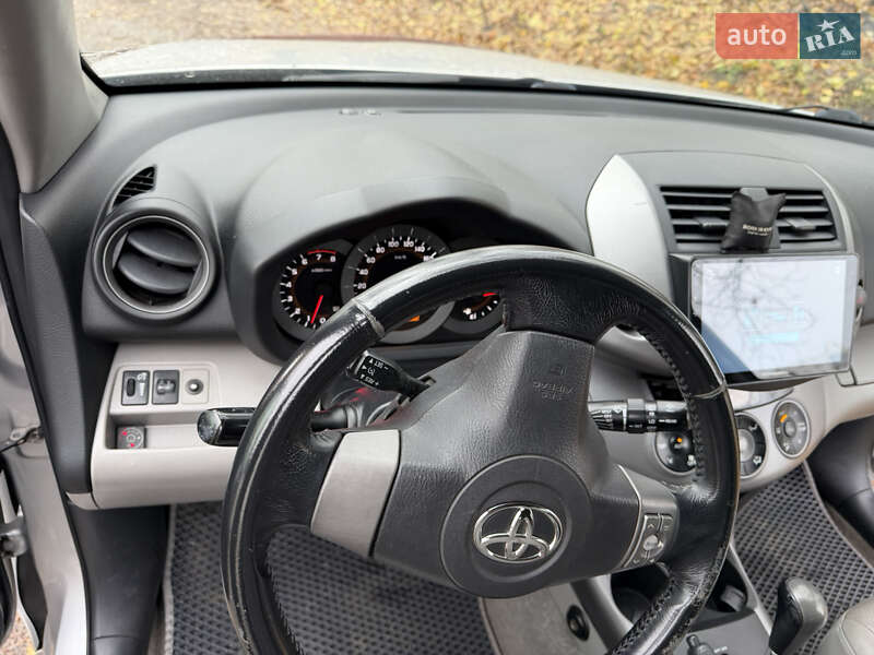 Внедорожник / Кроссовер Toyota RAV4 2007 в Черкассах