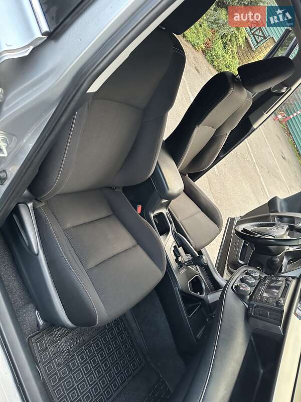 Внедорожник / Кроссовер Toyota RAV4 2018 в Харькове