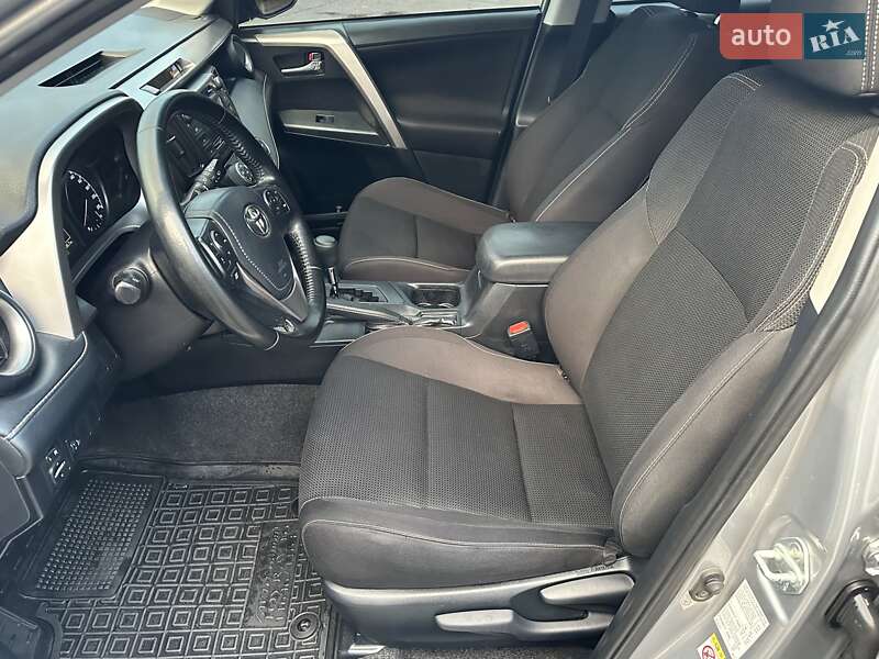 Внедорожник / Кроссовер Toyota RAV4 2018 в Харькове