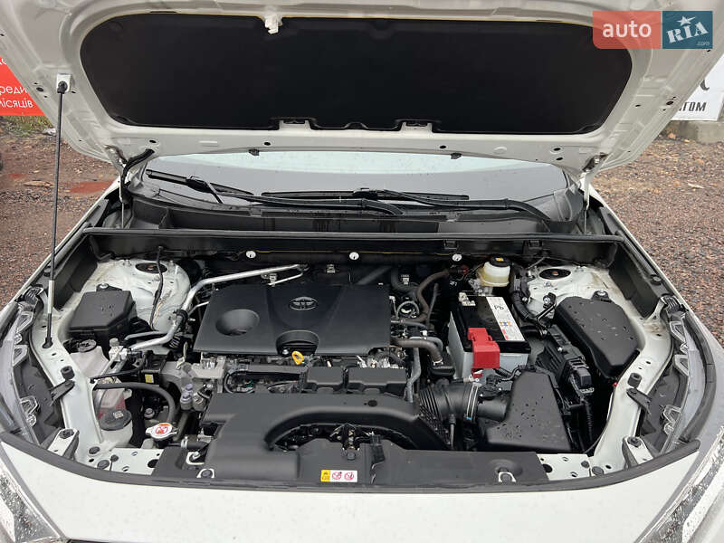 Внедорожник / Кроссовер Toyota RAV4 2019 в Черкассах