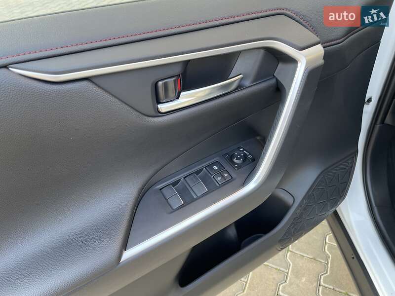 Внедорожник / Кроссовер Toyota RAV4 2021 в Одессе