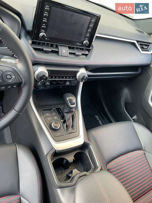 Внедорожник / Кроссовер Toyota RAV4 2021 в Одессе