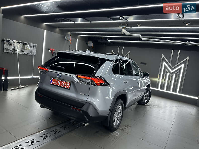 Внедорожник / Кроссовер Toyota RAV4 2022 в Ужгороде