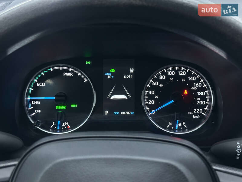 Внедорожник / Кроссовер Toyota RAV4 2022 в Ужгороде