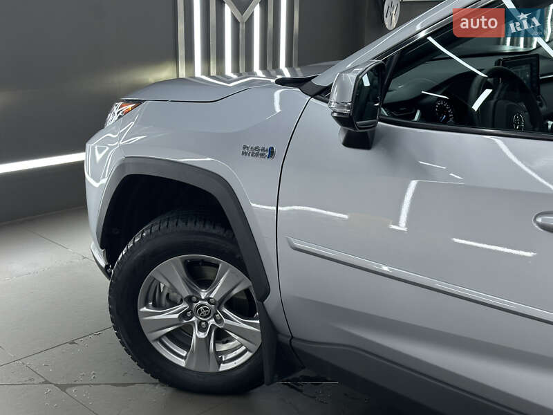 Внедорожник / Кроссовер Toyota RAV4 2022 в Ужгороде