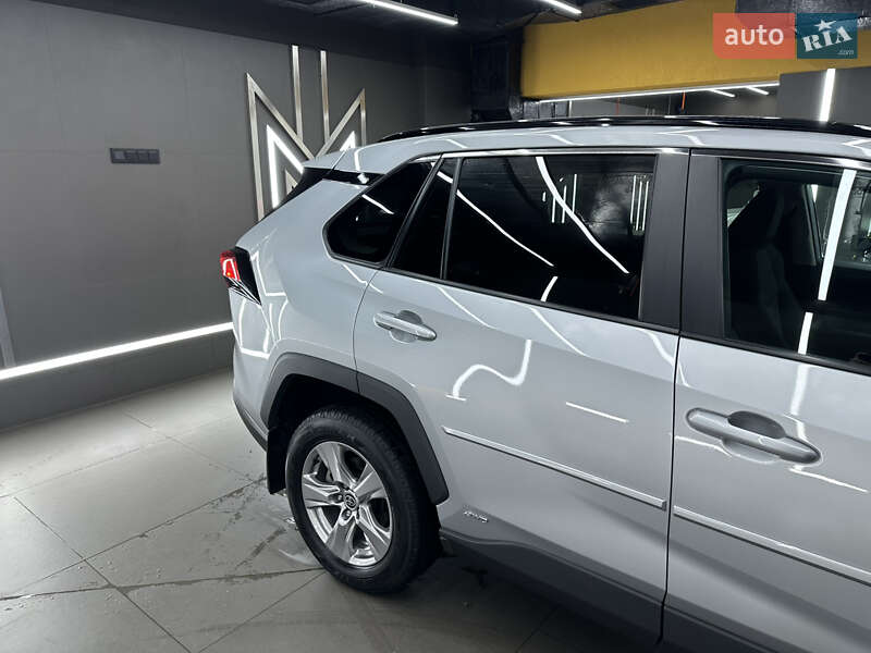 Внедорожник / Кроссовер Toyota RAV4 2022 в Ужгороде