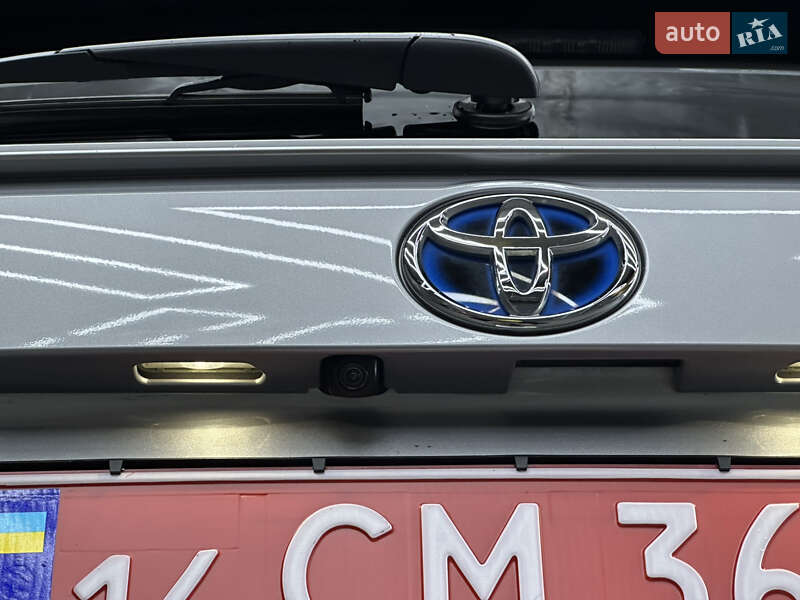 Внедорожник / Кроссовер Toyota RAV4 2022 в Ужгороде