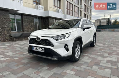 Внедорожник / Кроссовер Toyota RAV4 2019 в Черкассах