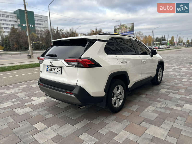 Внедорожник / Кроссовер Toyota RAV4 2019 в Черкассах