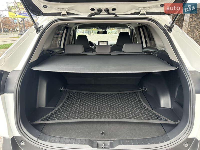 Внедорожник / Кроссовер Toyota RAV4 2019 в Черкассах