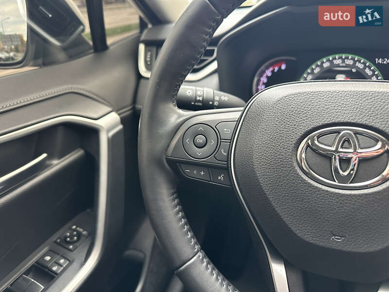 Внедорожник / Кроссовер Toyota RAV4 2019 в Черкассах