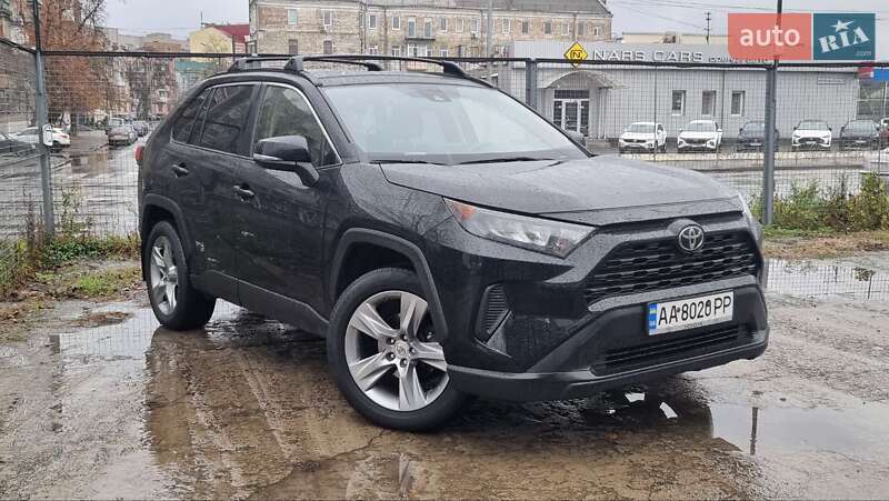 Внедорожник / Кроссовер Toyota RAV4 2018 в Киеве