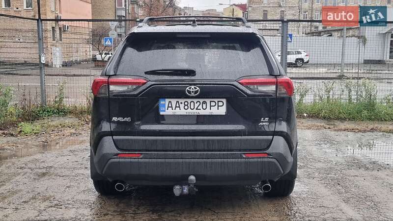 Внедорожник / Кроссовер Toyota RAV4 2018 в Киеве