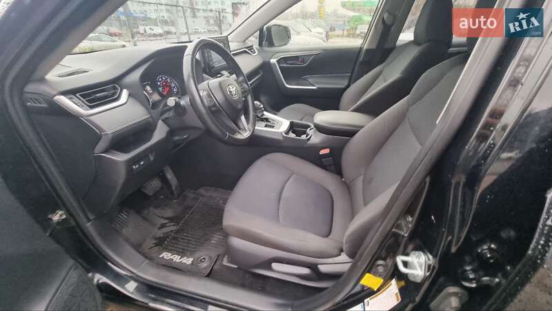 Внедорожник / Кроссовер Toyota RAV4 2018 в Киеве