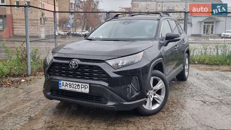 Внедорожник / Кроссовер Toyota RAV4 2018 в Киеве