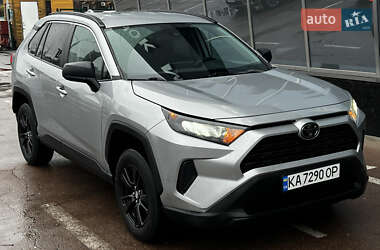Позашляховик / Кросовер Toyota RAV4 2021 в Києві