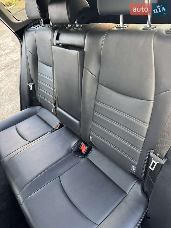 Позашляховик / Кросовер Toyota RAV4 2023 в Харкові