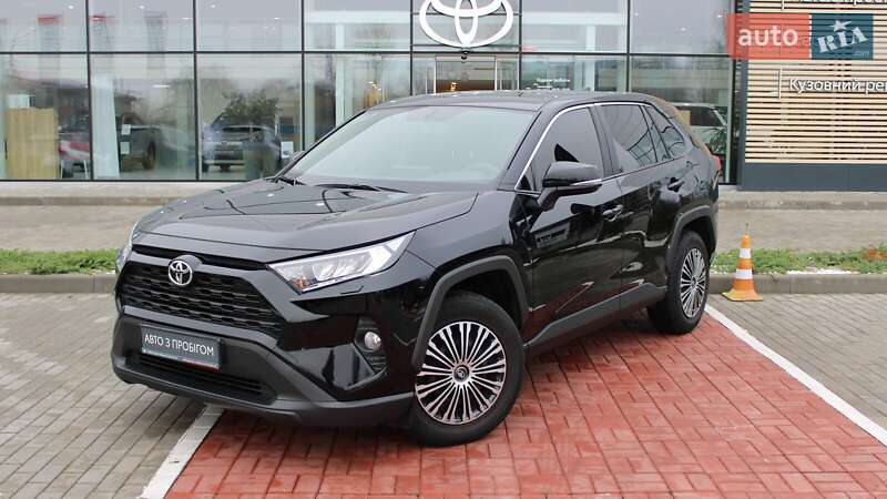 Внедорожник / Кроссовер Toyota RAV4 2019 в Черкассах