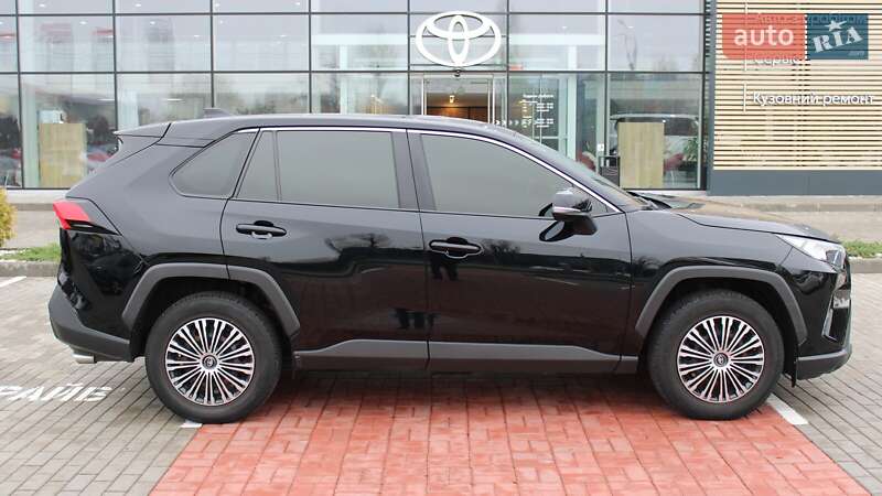 Внедорожник / Кроссовер Toyota RAV4 2019 в Черкассах