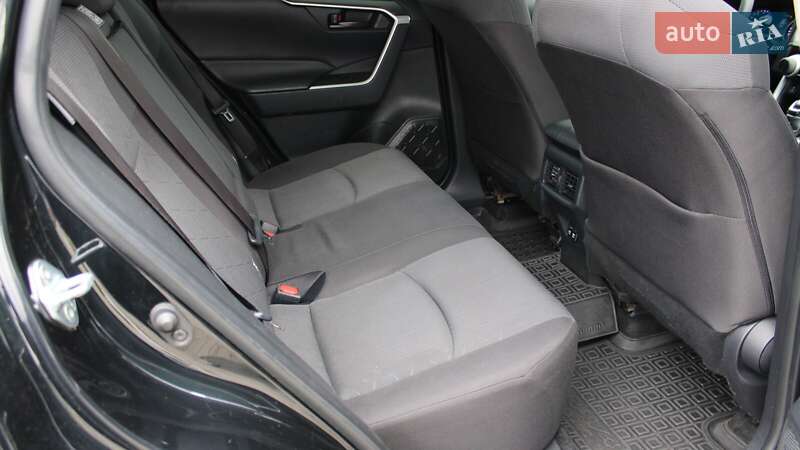 Внедорожник / Кроссовер Toyota RAV4 2019 в Черкассах