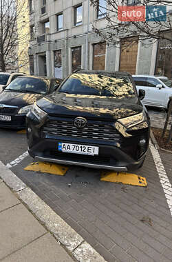 Позашляховик / Кросовер Toyota RAV4 2019 в Києві