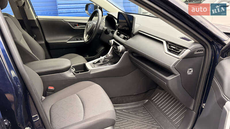 Внедорожник / Кроссовер Toyota RAV4 2023 в Киеве