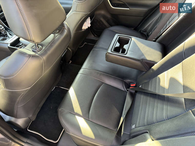 Внедорожник / Кроссовер Toyota RAV4 2021 в Днепре