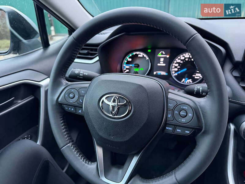 Внедорожник / Кроссовер Toyota RAV4 2022 в Ужгороде