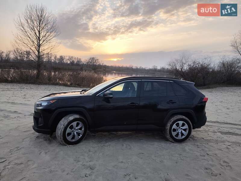 Внедорожник / Кроссовер Toyota RAV4 2019 в Кременчуге