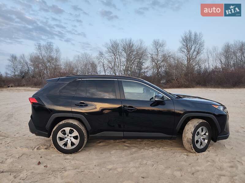 Внедорожник / Кроссовер Toyota RAV4 2019 в Кременчуге