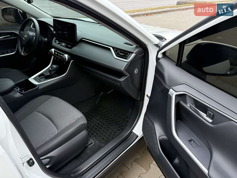 Внедорожник / Кроссовер Toyota RAV4 2023 в Белой Церкви фото 35 Внедорожник / Кроссовер Toyota RAV4 2023 в Белой Церкви