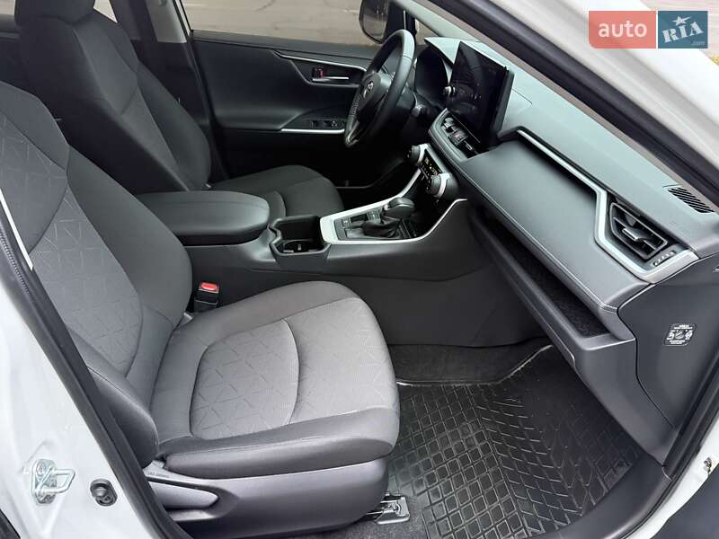 Внедорожник / Кроссовер Toyota RAV4 2023 в Белой Церкви фото 39 Внедорожник / Кроссовер Toyota RAV4 2023 в Белой Церкви