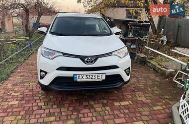 Внедорожник / Кроссовер Toyota RAV4 2017 в Харькове