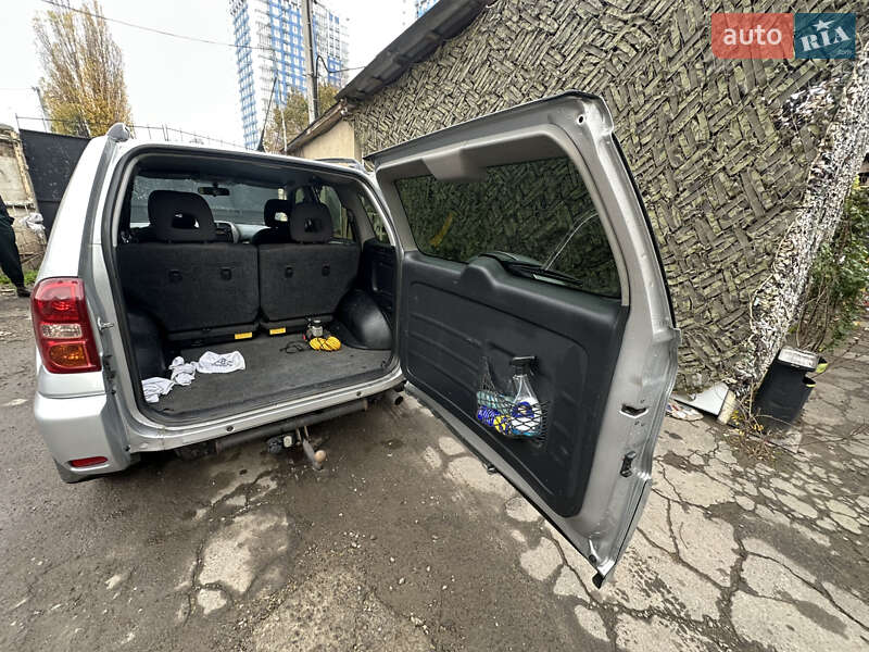 Позашляховик / Кросовер Toyota RAV4 2005 в Одесі