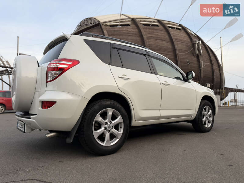 Внедорожник / Кроссовер Toyota RAV4 2011 в Одессе