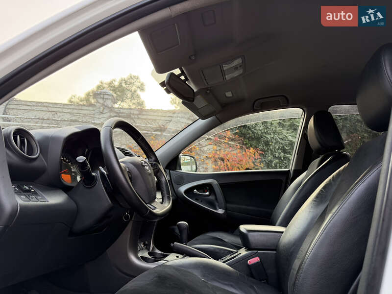 Внедорожник / Кроссовер Toyota RAV4 2011 в Одессе