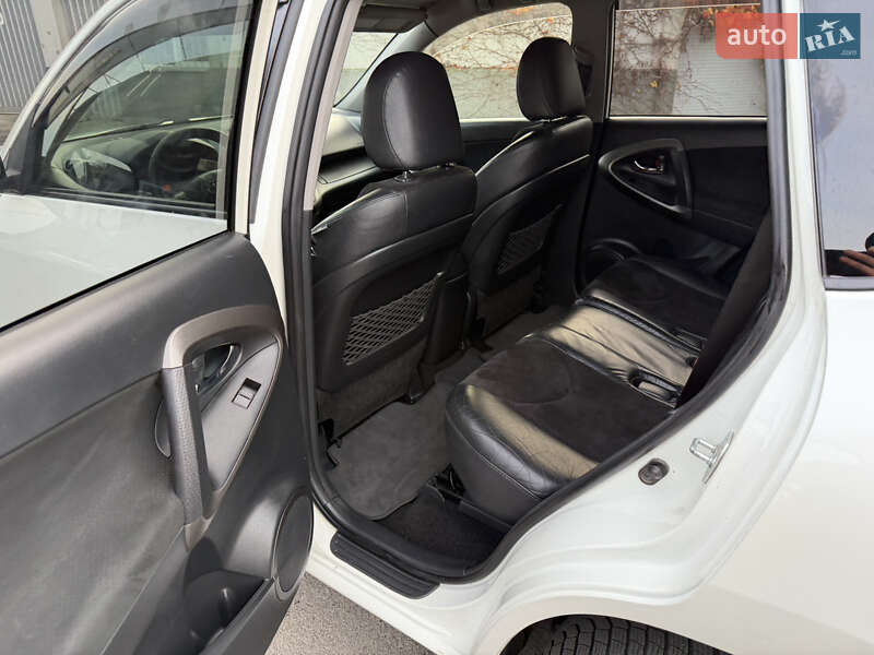 Внедорожник / Кроссовер Toyota RAV4 2011 в Одессе