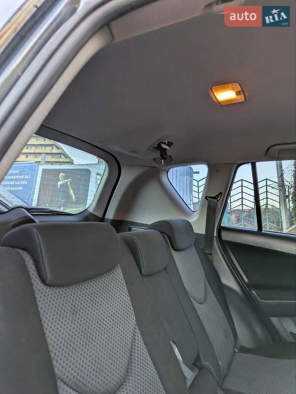Внедорожник / Кроссовер Toyota RAV4 2006 в Трускавце
