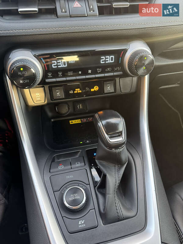 Позашляховик / Кросовер Toyota RAV4 2023 в Харкові