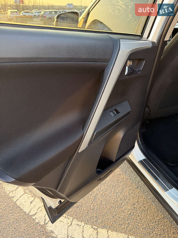 Внедорожник / Кроссовер Toyota RAV4 2013 в Полтаве фото 21 Внедорожник / Кроссовер Toyota RAV4 2013 в Полтаве