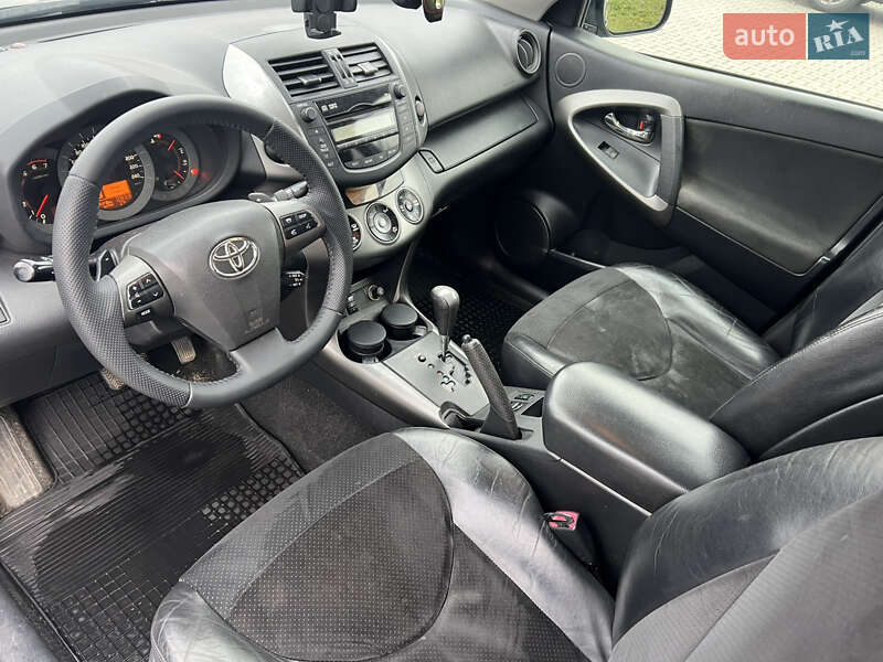 Позашляховик / Кросовер Toyota RAV4 2010 в Вінниці