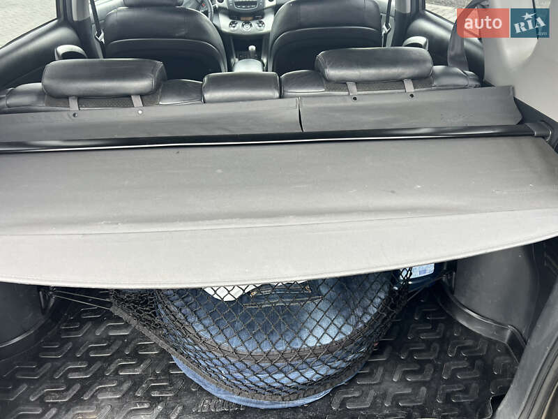 Позашляховик / Кросовер Toyota RAV4 2010 в Вінниці